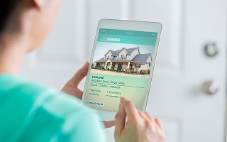 How Should Sellers Price Their Homes to Attract Buyers While Maximizing Value in Montana?